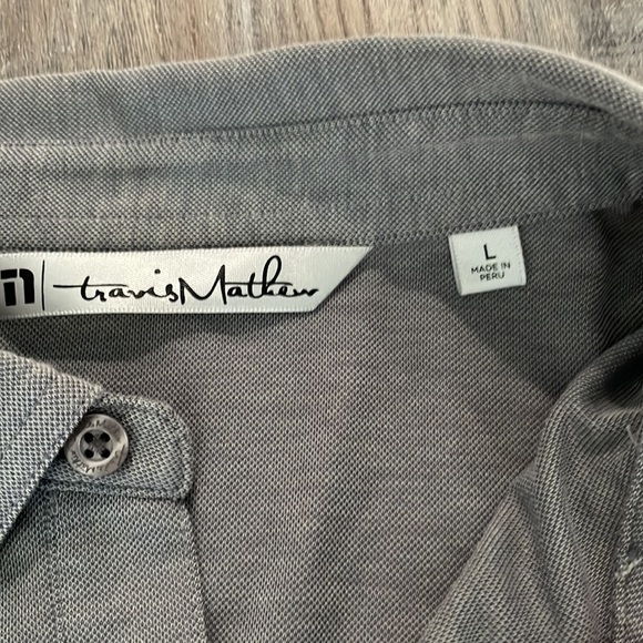 TRAVIS MATHEW Grey White Striped Golf Polo Mens Short Sleeve Shirt - Picture 3 of 7